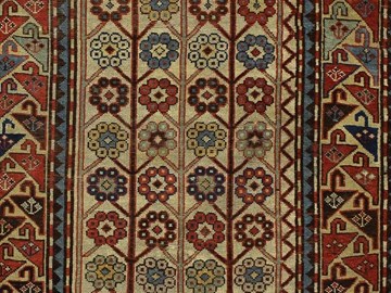 172 - RUGS, CARPETS AND TEPESTRIES